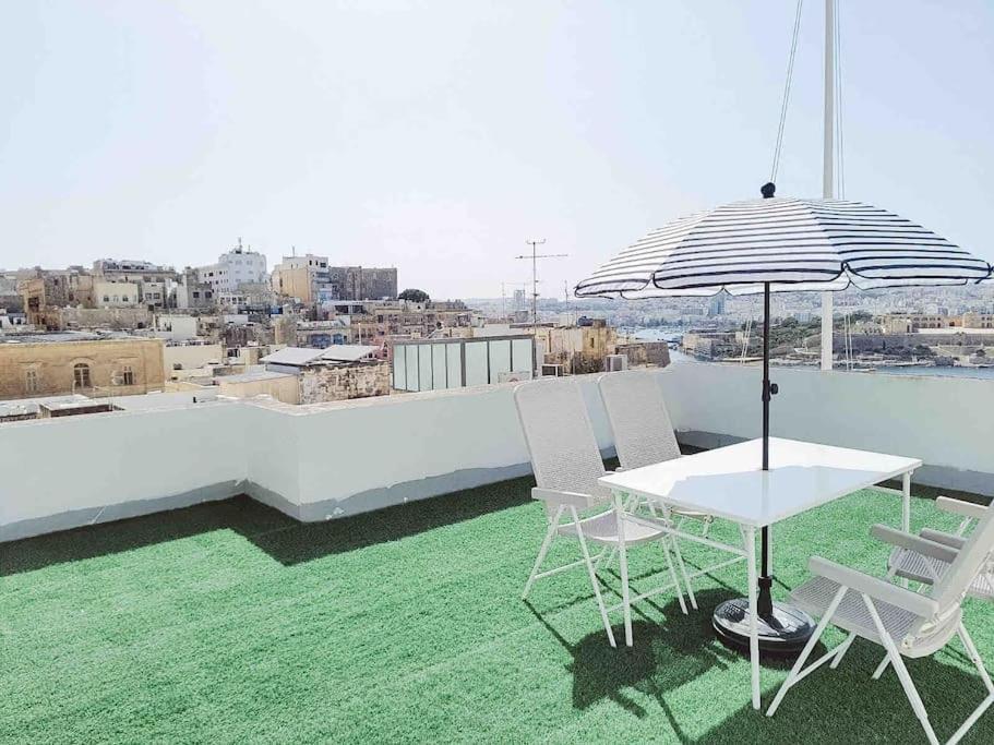 Penthouse With Roof Terrace And Sea Views Apartamento *